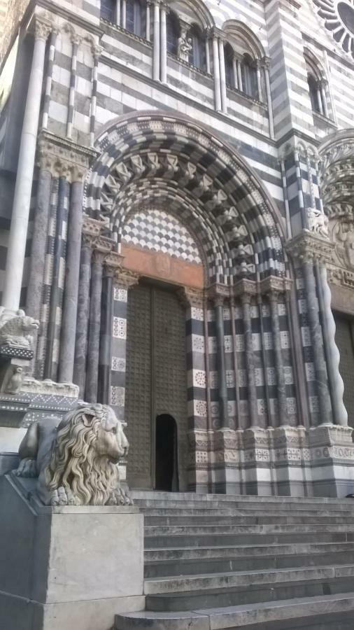 La Casa Accanto Al Duomo Genoa Exterior photo